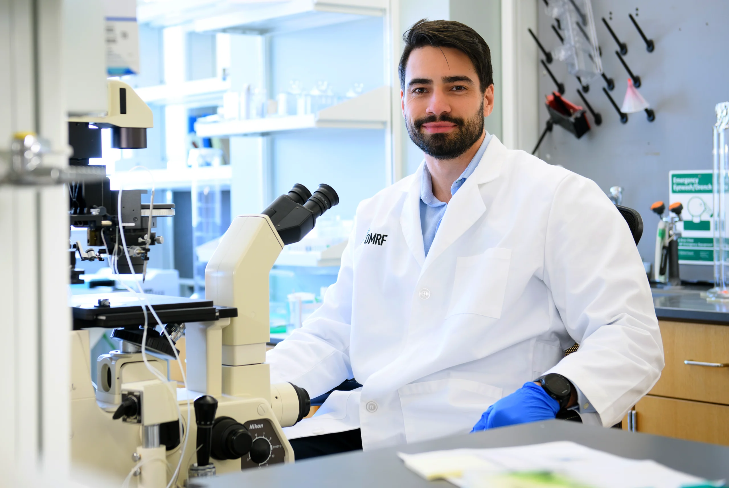 Paulo Mesquita stands at a lab bench.