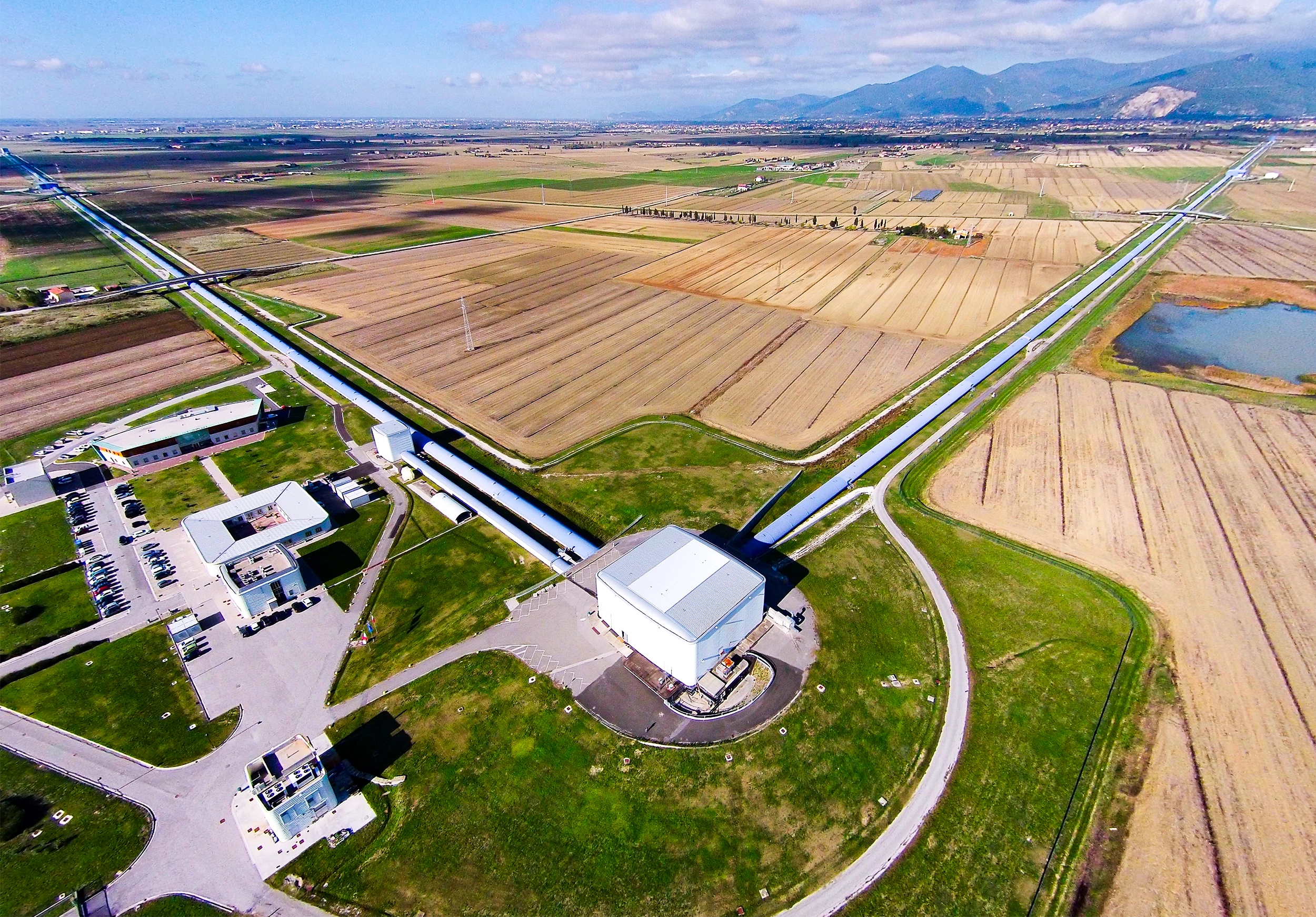 An aerial view of Virgo, a giant instrument that resembles an L stamped on the landscape.