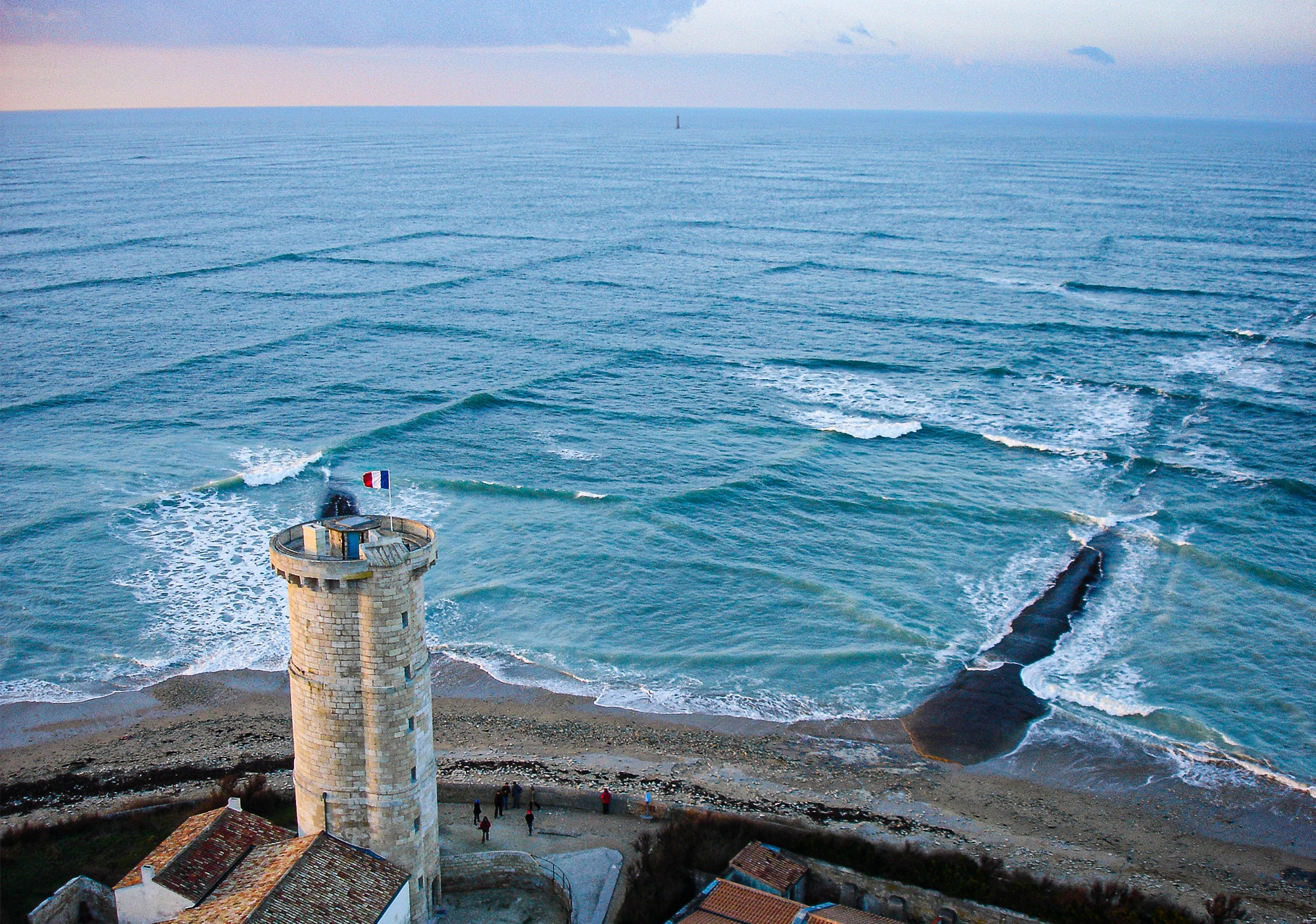 Crisscrossing waves.